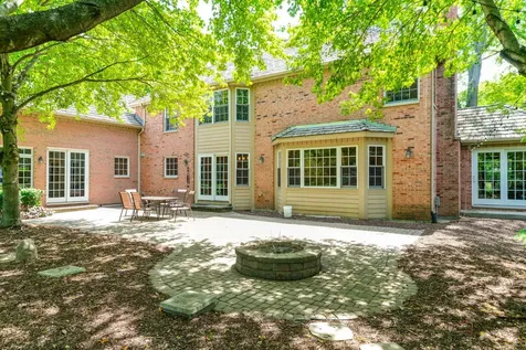 126 Schooner Lane Lake Barrington IL 60010