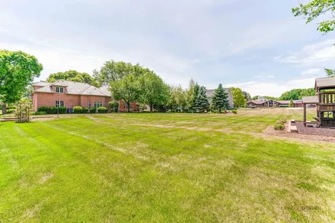 126 Schooner Lane Lake Barrington IL 60010