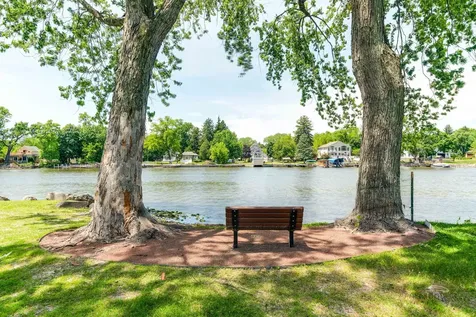 126 Schooner Lane Lake Barrington IL 60010