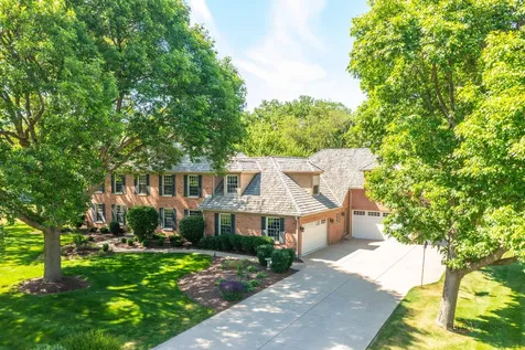 126 Schooner Lane Lake Barrington IL 60010
