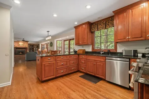 126 Schooner Lane Lake Barrington IL 60010