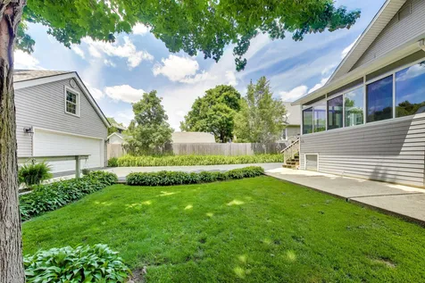 2660 Saint Johns Avenue Highland Park IL 60035