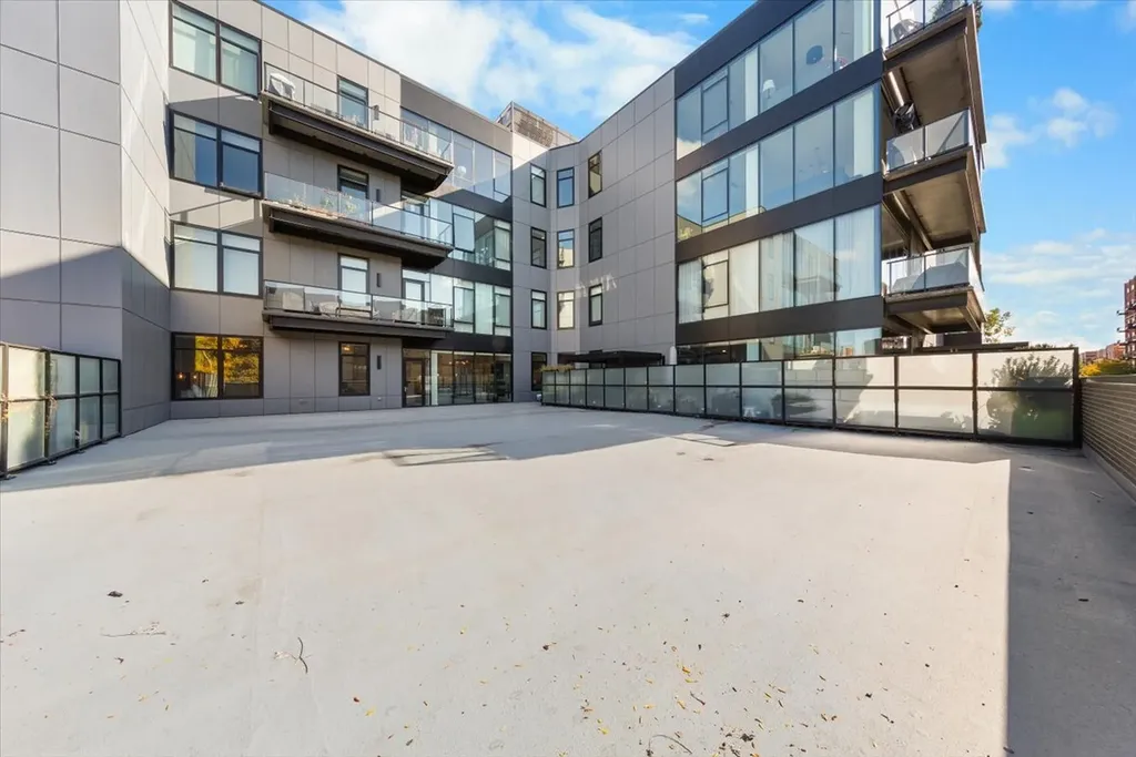 6 North Bishop Street Chicago IL 60607