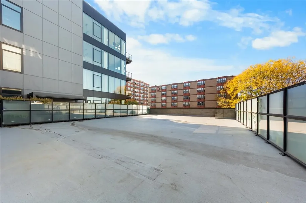 6 North Bishop Street Chicago IL 60607