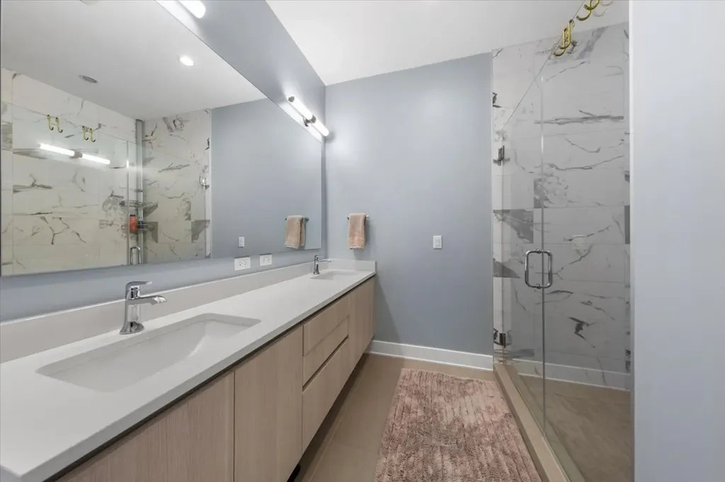 6 North Bishop Street Chicago IL 60607