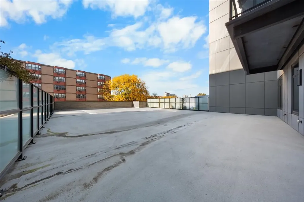 6 North Bishop Street Chicago IL 60607