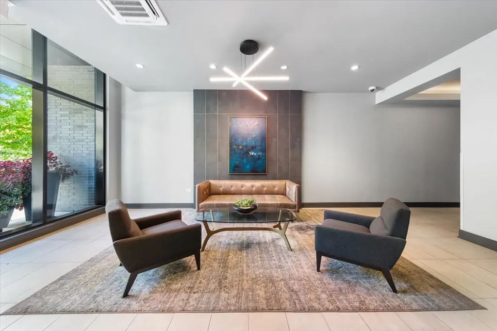 6 North Bishop Street Chicago IL 60607
