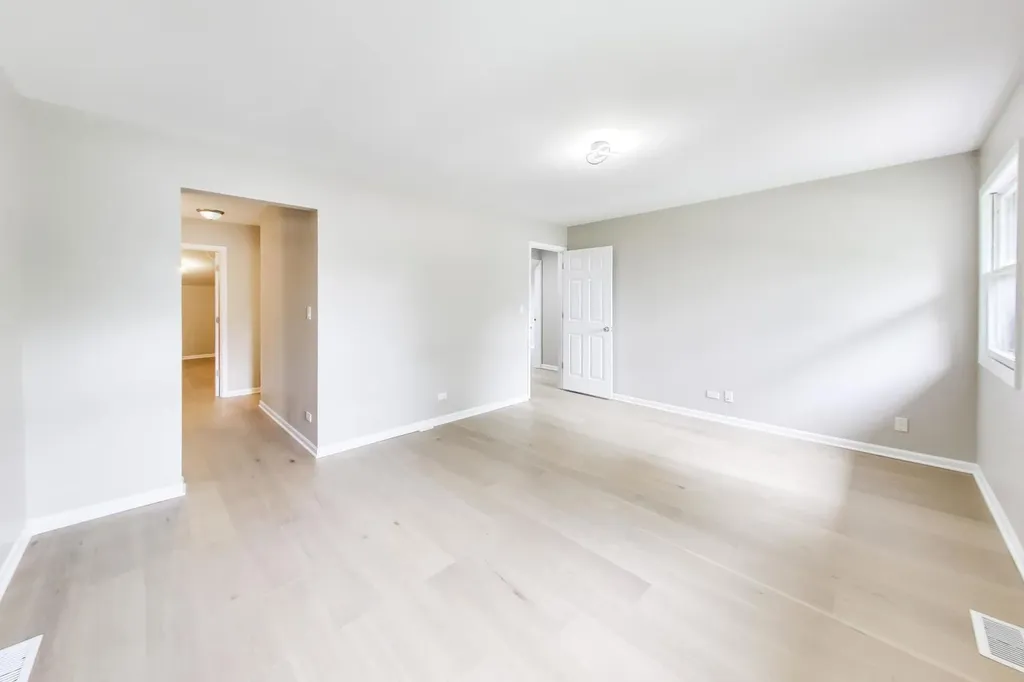 101 Indian Trail Westmont IL 60559