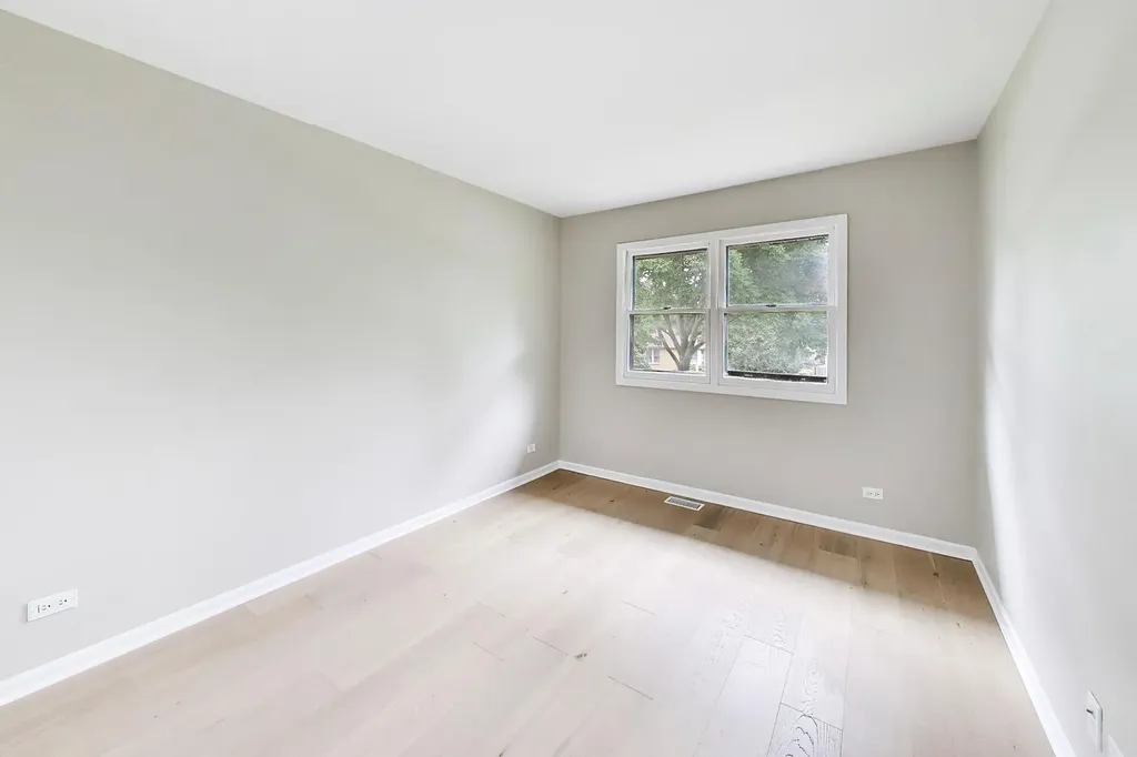 101 Indian Trail Westmont IL 60559