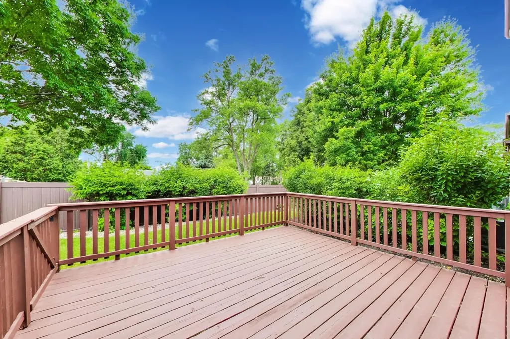 101 Indian Trail Westmont IL 60559