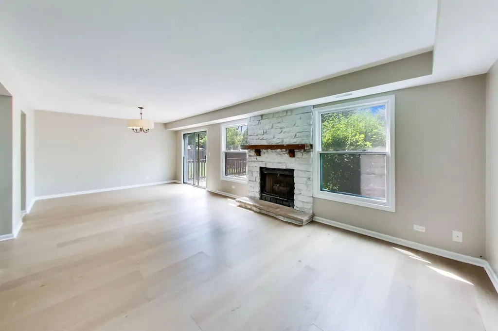 101 Indian Trail Westmont IL 60559
