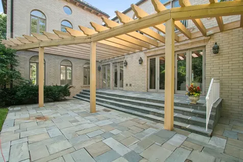 1015 Sheridan Road Winnetka IL 60093