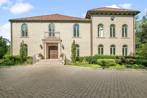 1015 Sheridan Road Winnetka IL 60093