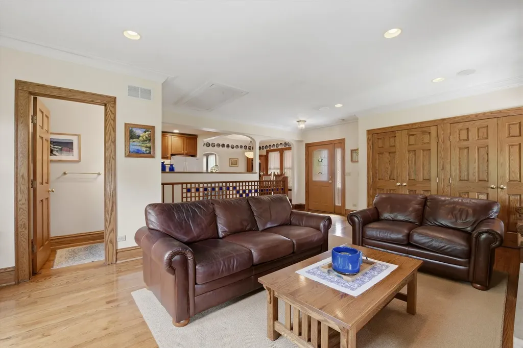 708 South Vine Avenue Park Ridge IL 60068