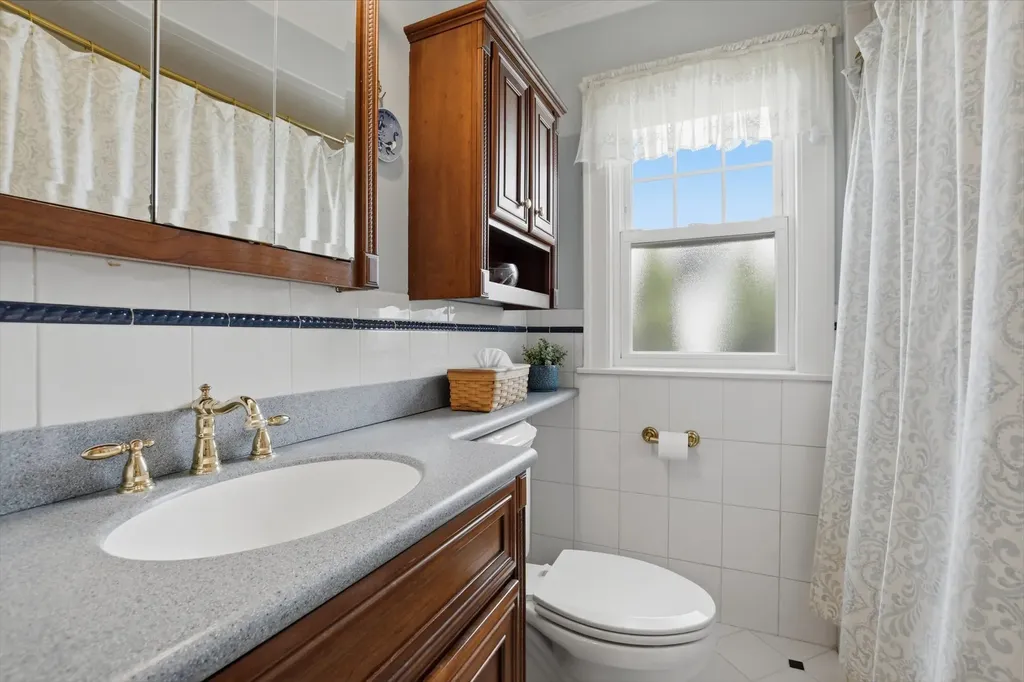 708 South Vine Avenue Park Ridge IL 60068