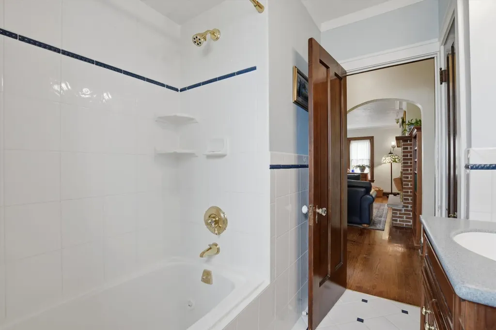 708 South Vine Avenue Park Ridge IL 60068