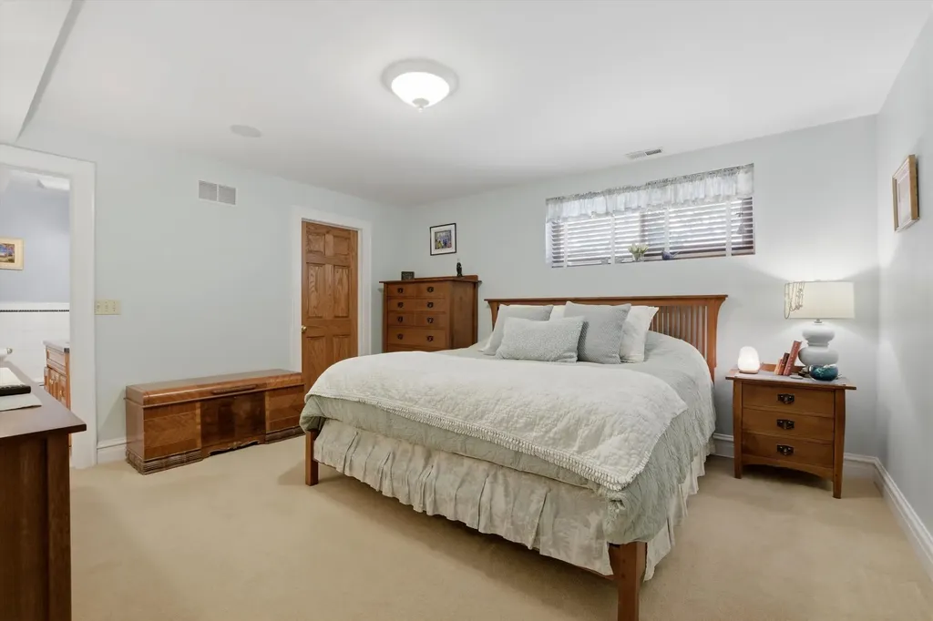 708 South Vine Avenue Park Ridge IL 60068