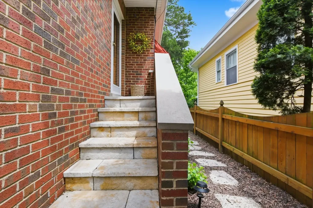 708 South Vine Avenue Park Ridge IL 60068