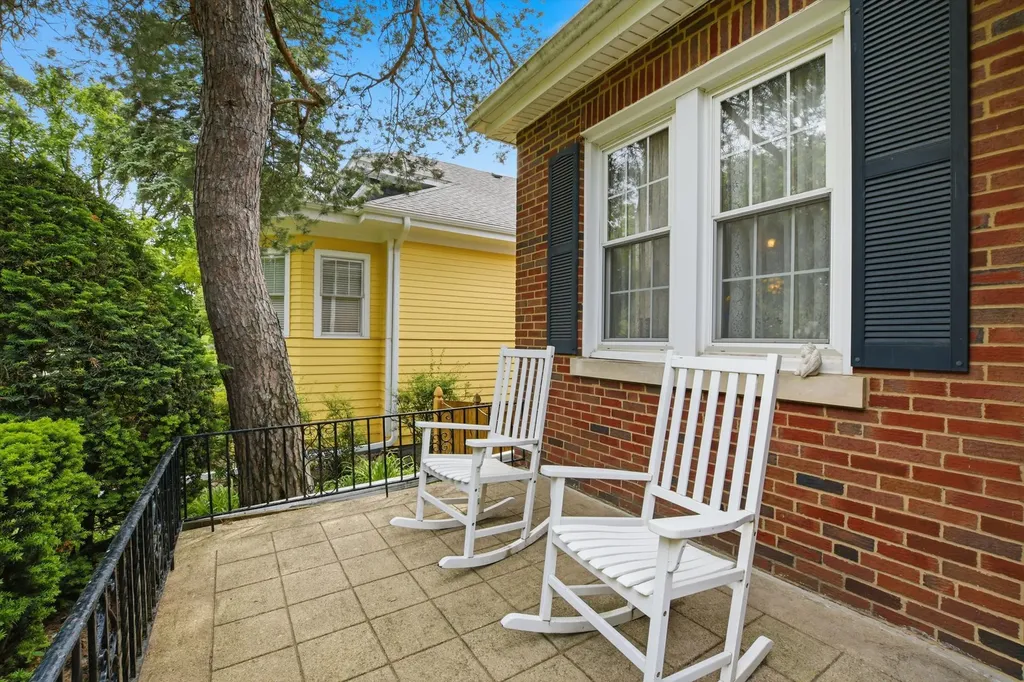 708 South Vine Avenue Park Ridge IL 60068