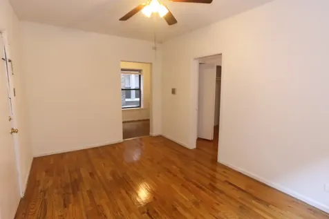933 West Sunnyside Avenue Chicago IL 60640