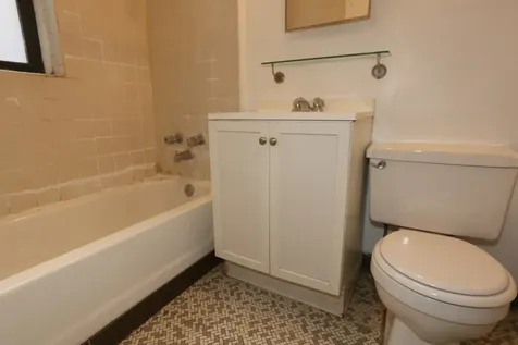 933 West Sunnyside Avenue Chicago IL 60640