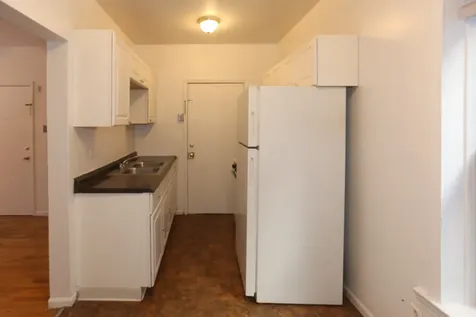 933 West Sunnyside Avenue Chicago IL 60640