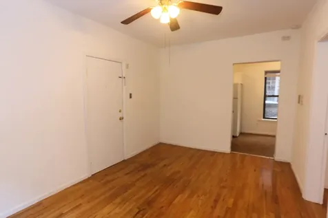 933 West Sunnyside Avenue Chicago IL 60640
