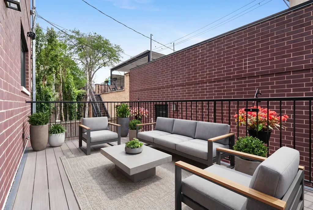 2738 North Racine Avenue Chicago IL 60614