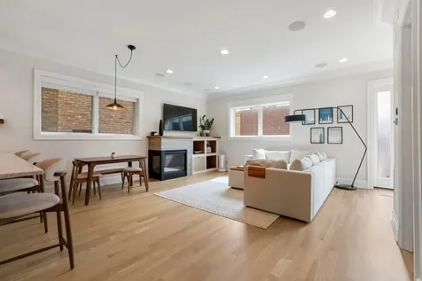 2738 North Racine Avenue Chicago IL 60614