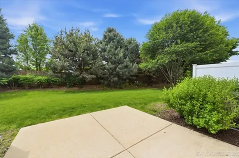 398 Chesapeake Lane Oswego IL 60543
