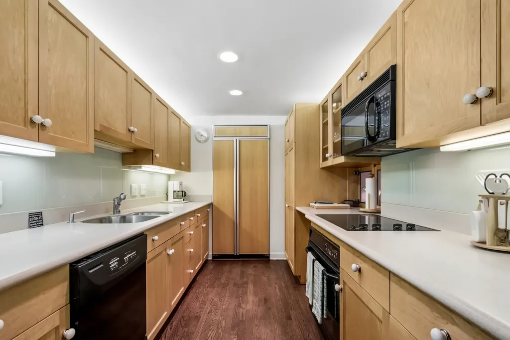 23 East Goethe Street Chicago IL 60610