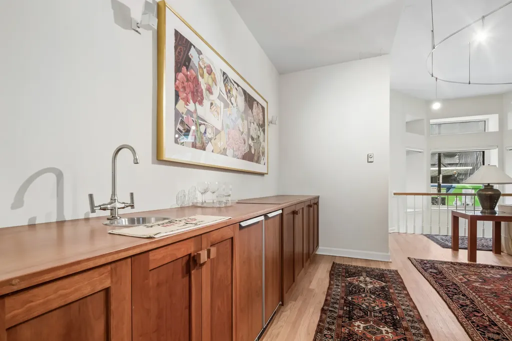 23 East Goethe Street Chicago IL 60610