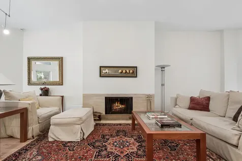 23 East Goethe Street Chicago IL 60610