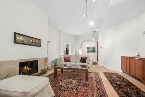 23 East Goethe Street Chicago IL 60610