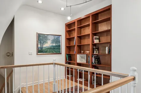 23 East Goethe Street Chicago IL 60610