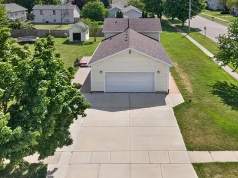 909 Northfield Avenue Harvard IL 60033