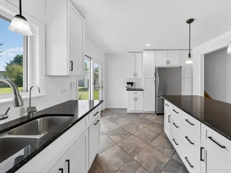909 Northfield Avenue Harvard IL 60033