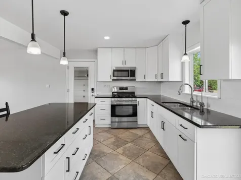 909 Northfield Avenue Harvard IL 60033