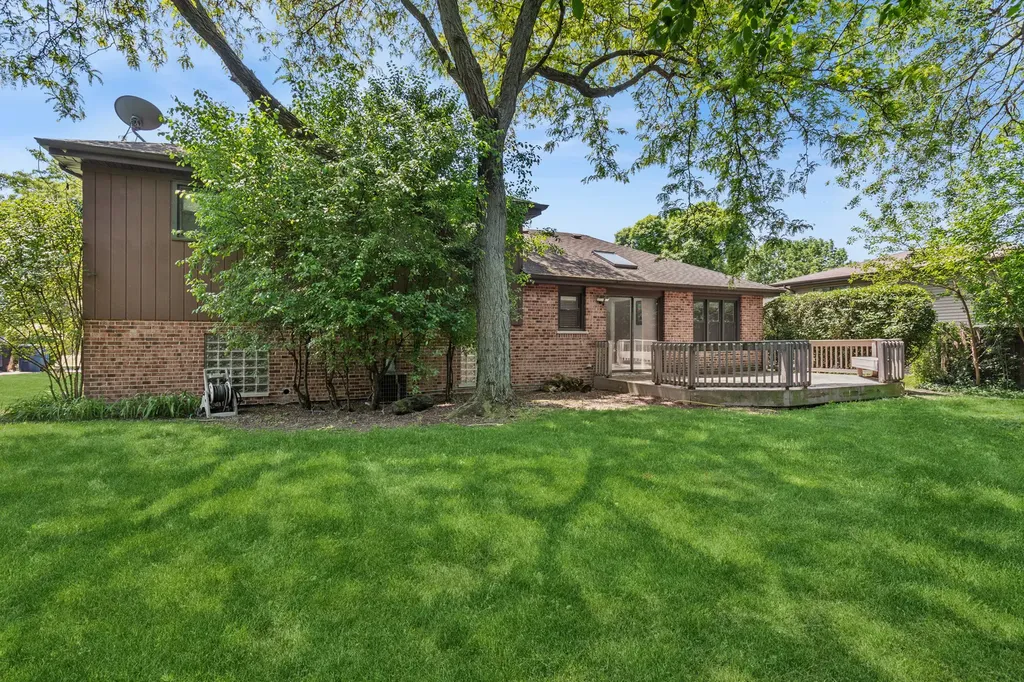 2214 Hamilton Lane Darien IL 60561