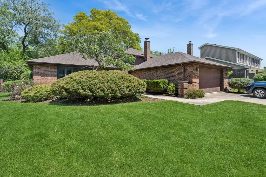 2214 Hamilton Lane Darien IL 60561