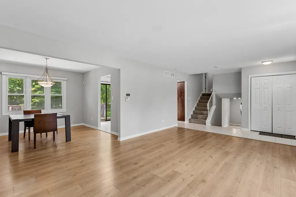 2214 Hamilton Lane Darien IL 60561