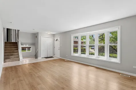 2214 Hamilton Lane Darien IL 60561