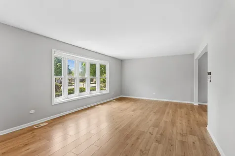 2214 Hamilton Lane Darien IL 60561