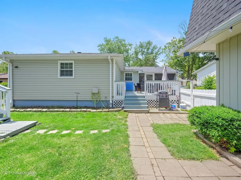 7665 Sprucewood Avenue Woodridge IL 60517