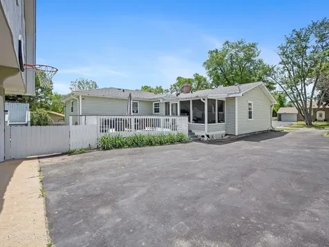 7665 Sprucewood Avenue Woodridge IL 60517