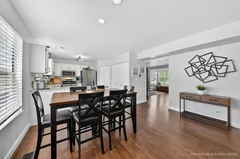 808 Castleton Court Mundelein IL 60060
