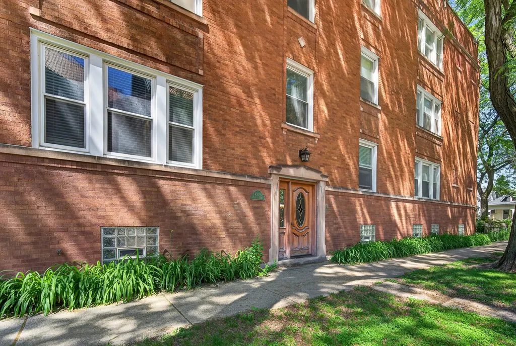 4308 West Waveland Avenue Chicago IL 60641