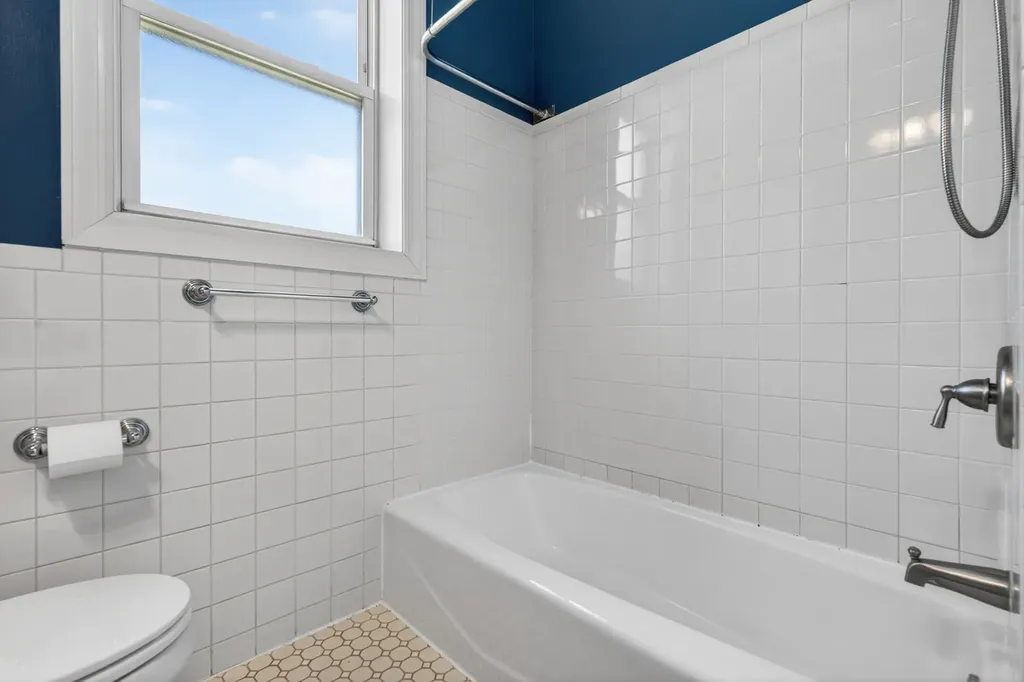 4308 West Waveland Avenue Chicago IL 60641