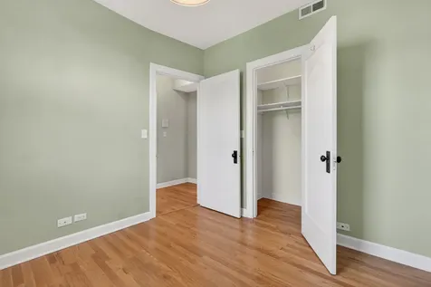 4308 West Waveland Avenue Chicago IL 60641