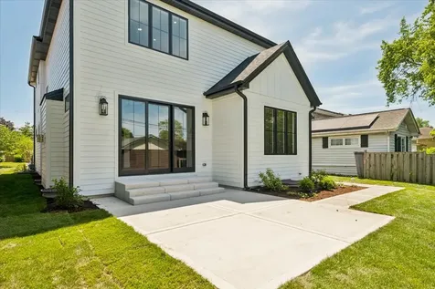 1404 South Ashland Avenue Park Ridge IL 60068